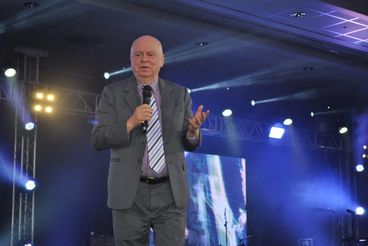 Direct Selling Simplified: Network Marketing Guru, Tom “Big Al” Schreiter, visits Manila for a one-day workshop