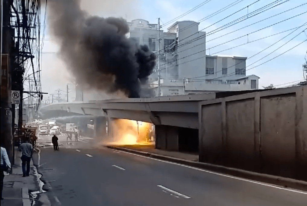 Fire caused Santolan, Katipunan, and Anonas stations to close down.