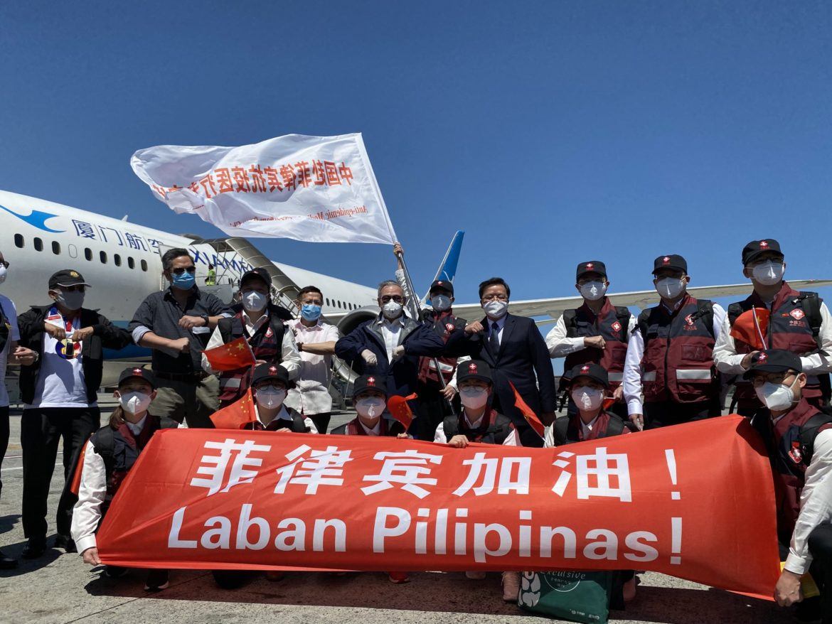 China sends a 12-member anti-epidemic team to the Philippines